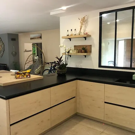 With Pool In Private Golf Villa Saint-Sulpice-et-Cameyrac