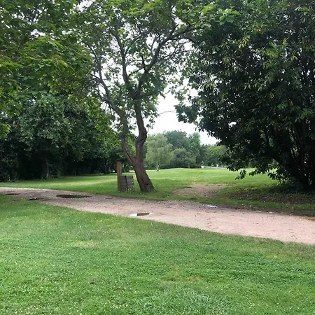 Villa With Pool In Private Golf