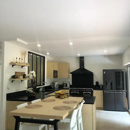 With Pool In Private Golf Villa *