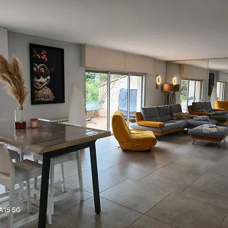 Villa With Pool In Private Golf