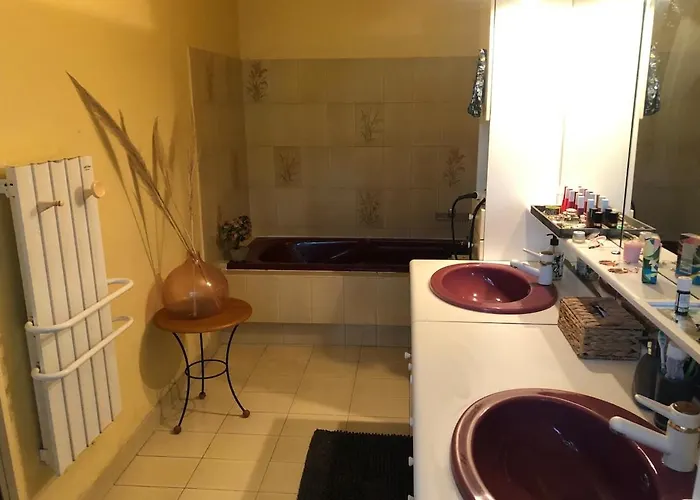 With Pool In Private Golf Vila Saint-Sulpice-et-Cameyrac