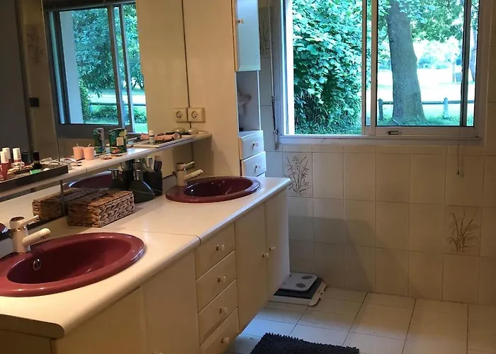 With Pool In Private Golf Vila Saint-Sulpice-et-Cameyrac