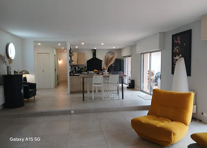 With Pool In Private Golf *